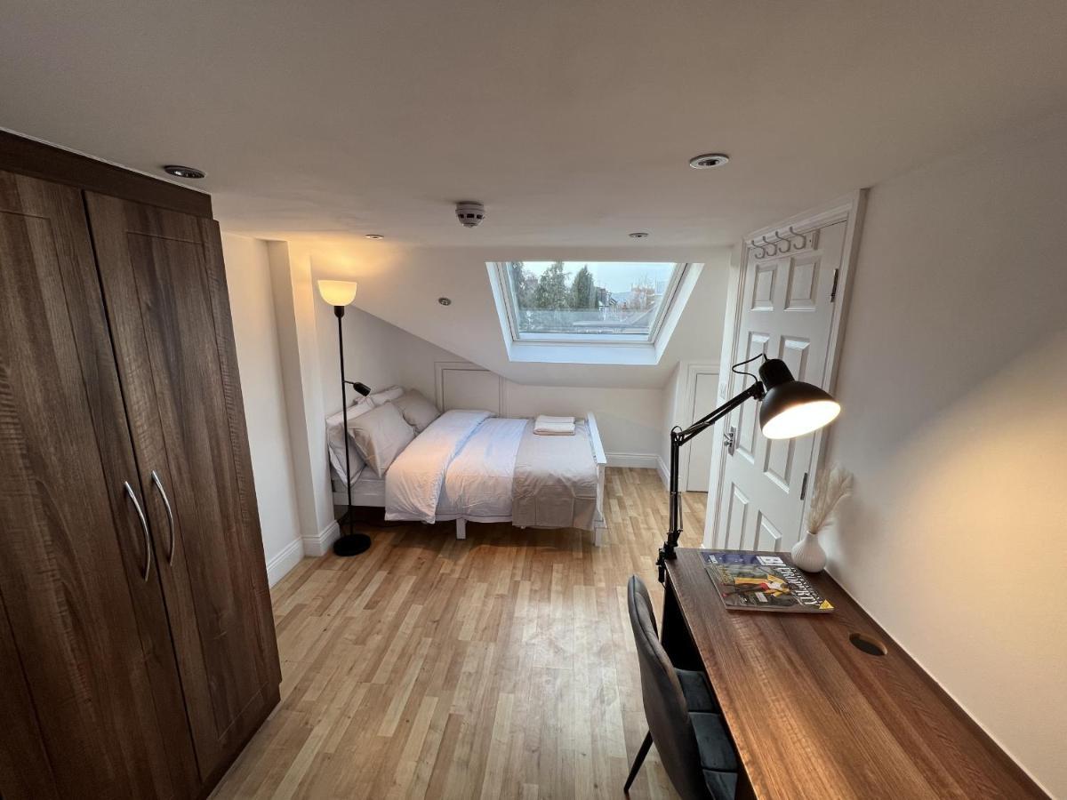 4 Wharncliffe Drive Hotel Hanwell Екстериор снимка