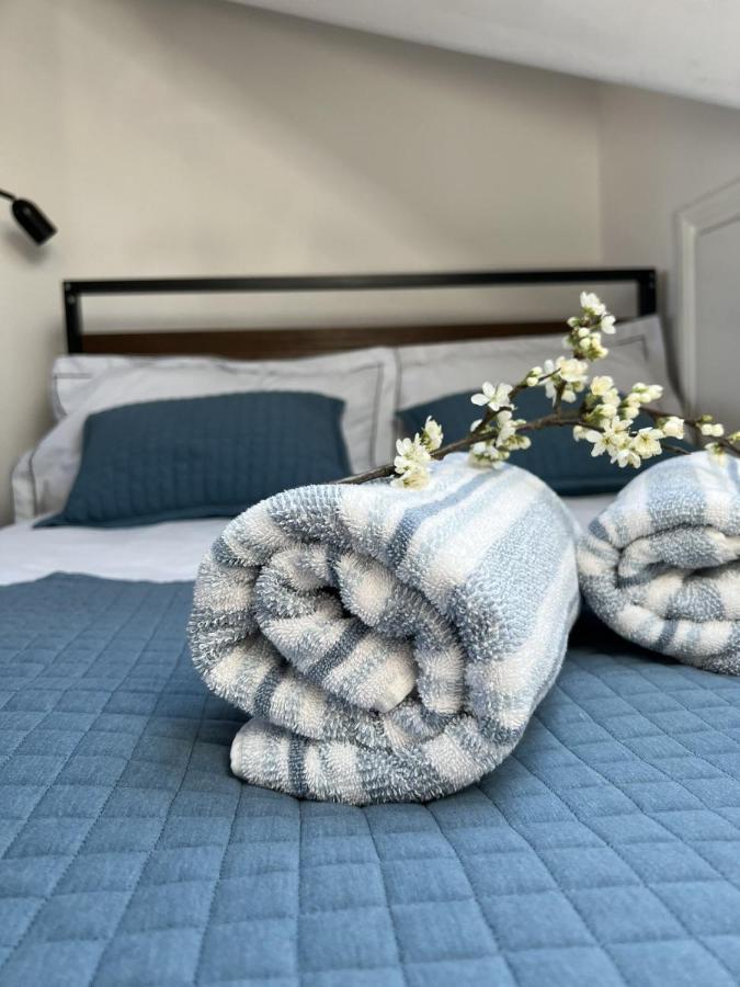 4 Wharncliffe Drive Hotel Hanwell Екстериор снимка