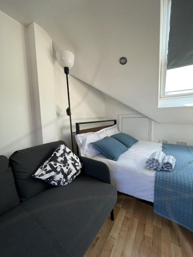 4 Wharncliffe Drive Hotel Hanwell Екстериор снимка